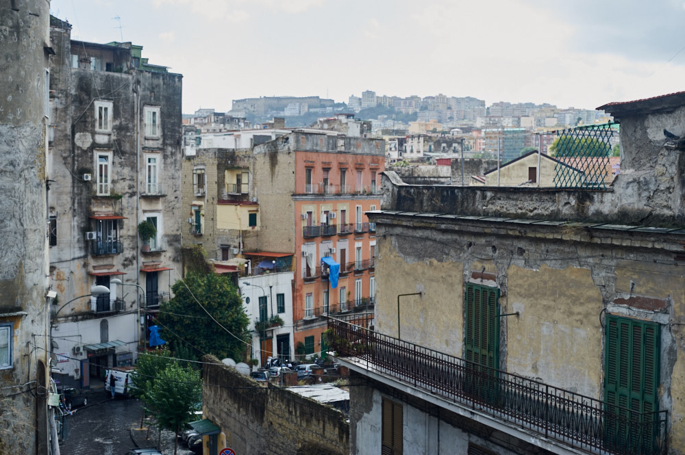 napoli, naples, italy, old town, spaccanapoli, alleys, people, chaos,, city life