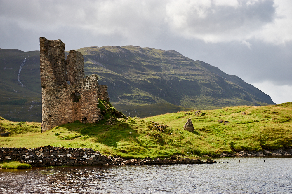Ardvreck Castle on the shores of Loch Assynt in North-West Scotland.