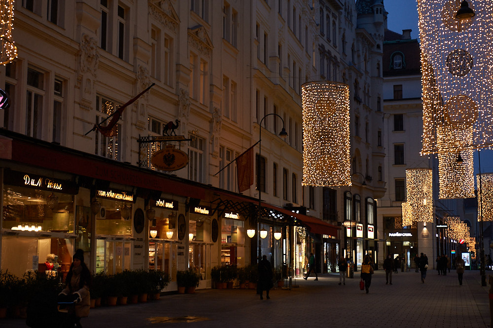 While Vienna is emptier than usual in this time of the year, the Christmas lights till sparkle and bring joy.