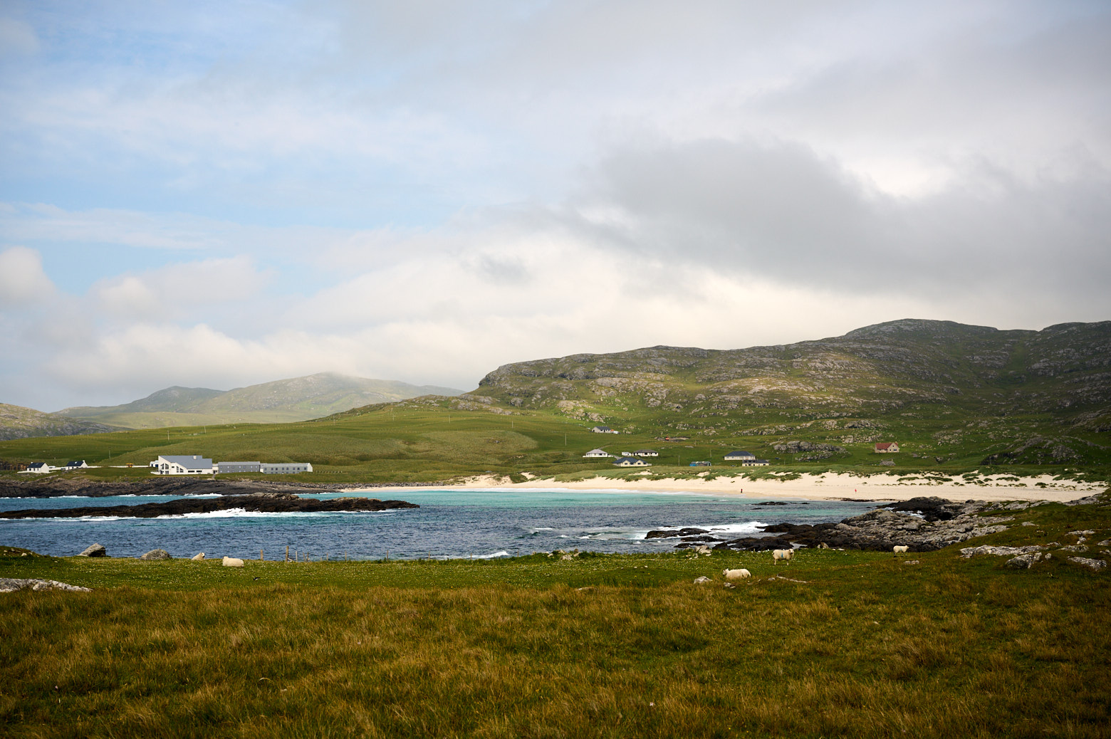 Walking in Barra - from Loch Tangasdale  to Dun Bar and then back to Halman Bay beach.